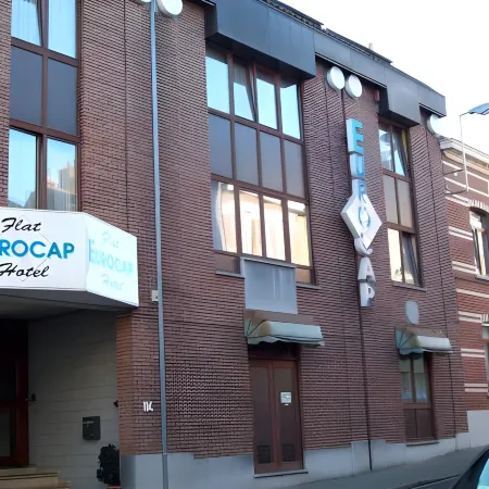 Sky Apart Hotel - Hotel Eurocap Отели рядом с достопримечательностью «Станция метро Houba-Brugmann»
