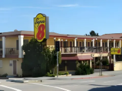 Super 8 by Wyndham Santa Cruz/Beach Boardwalk East Hotels in Santa Cruz
