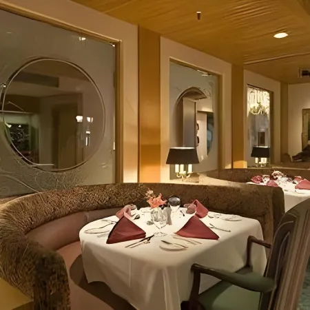 Bella Vista Hotel & Suites