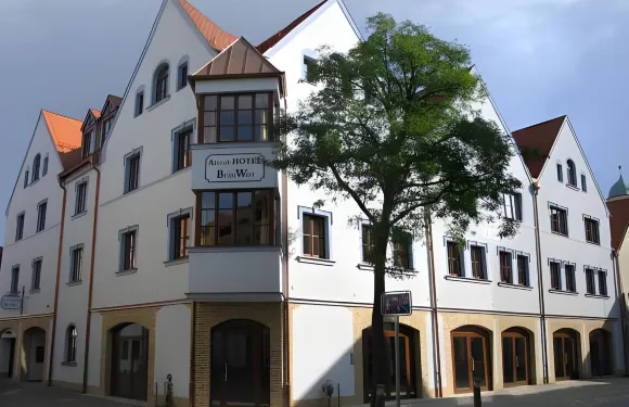 布勞威爾特老城酒店