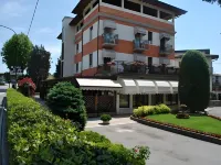 Hotel Bel Sito Peschiera Các khách sạn gần Porta Verona