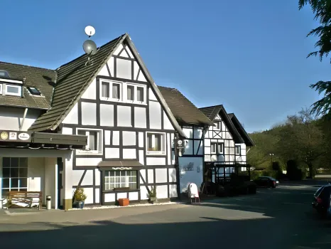 Bierenbacher Hof Hotel - Restaurant GmbH Hotels in der Nähe von ALL-AACHT Akademie