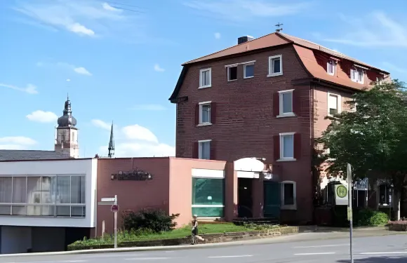 阿德勒霍夫酒店