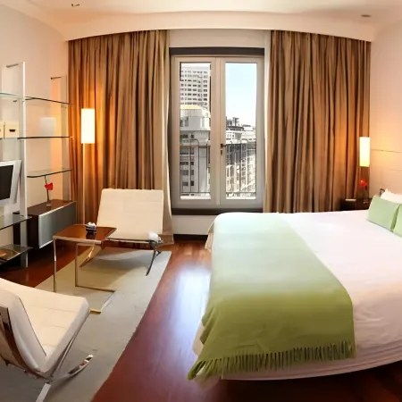 725 Continental Hotel