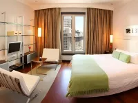 725 Continental Hotel