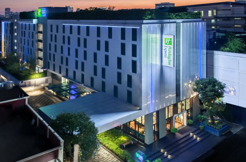 Holiday Inn Express Bangkok SOI Soonvijai by IHG