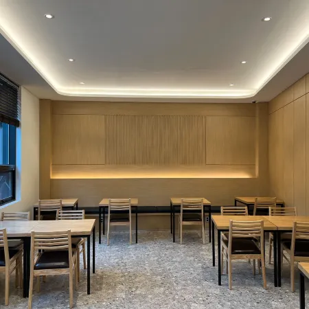 Hound Hotel Jeonju Deokjin Отели рядом с достопримечательностью «Стадион Чонджу»