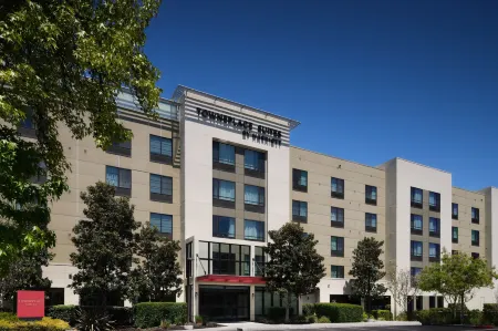 TownePlace Suites San Jose Santa Clara Отели рядом с достопримечательностью «Калифорниас Грэйт Америка»
