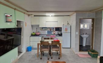 Tongyeong Pied Piper Pension (Saryangdo)