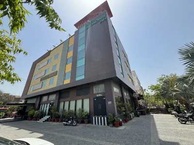 Broadway Inn Hotels near Pink Square Mall