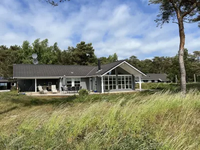 "Gyrid" - 150m from the Sea