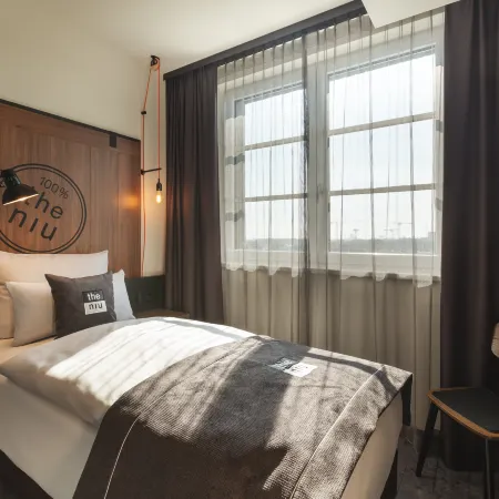 Holiday Inn - the niu, BRICKS HAMBURG EPPENDORF by IHG Отели рядом с достопримечательностью «Станция метро "Шиппельсвег"»