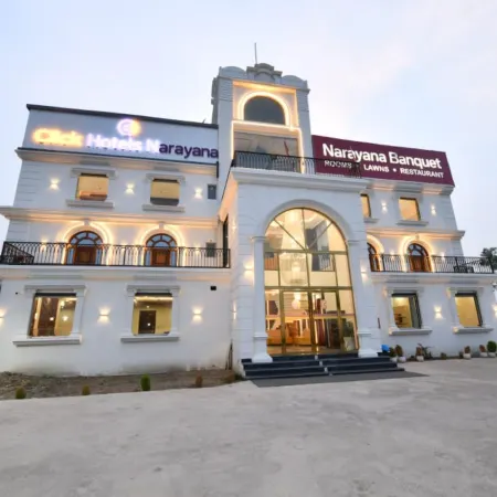 Click Hotel Narayana