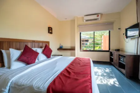 Coconut Beach Villa Langkawi Отели рядом с достопримечательностью «Masjid Kampung Bayas (Masjid Jamei Al-Tasneem)»