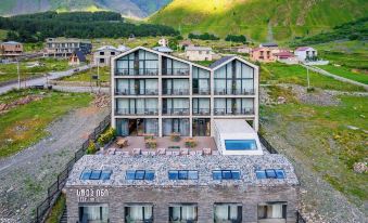 Step Inn - Kazbegi