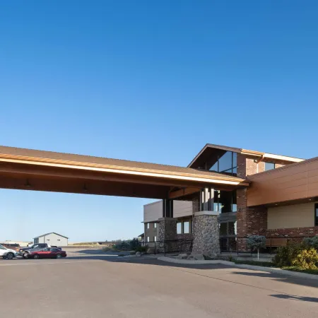 Super 8 by Wyndham Conrad Отели в г. Конрад