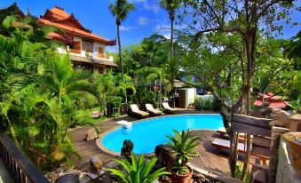 The Hotel by the Red Canal