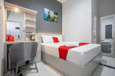 RedDoorz Plus Near Politeknik Negeri Malang Hotels in Jatimulyo