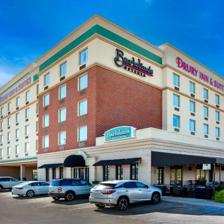 Drury Inn & Suites St. Louis Forest Park Отели рядом с достопримечательностью «Лесопарк»