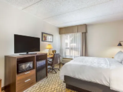 Burrstone Inn, Ascend Hotel Collection Hotels in Utica