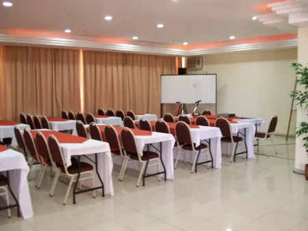 Crystal Apart Hotel Отели в г. Макаэ