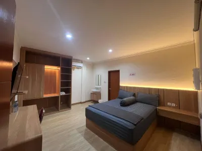 Wisma Delapan Mitra RedDoorz Hotels in Jagakarsa