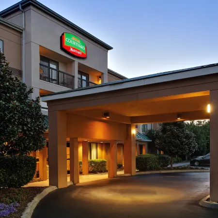 Courtyard Knoxville Cedar Bluff Отели рядом с достопримечательностью «Терки-Крик»