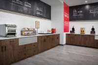 那不勒斯南希爾頓歡朋飯店 - 早餐