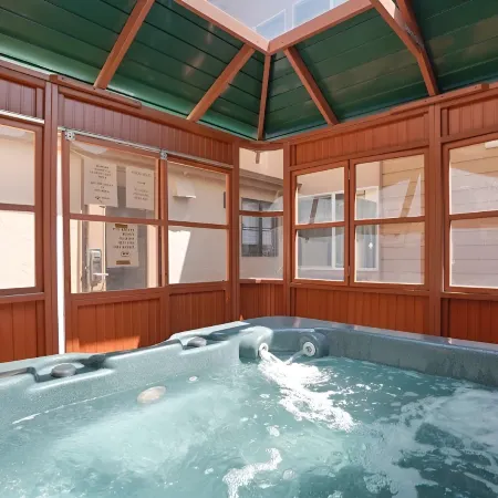 Boulder Twin Lakes Inn