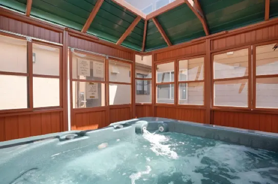 Boulder Twin Lakes Inn