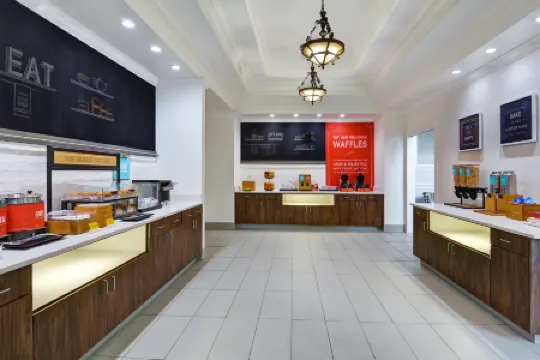 Hampton Inn & Suites Birmingham-Hoover-Galleria