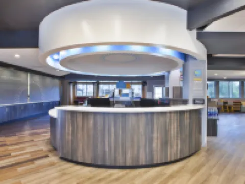 トゥル バイ ヒルトン ジャクソン ミシガン ブラックマンのホテル