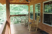 Yellow Creek Cabin, Secluded, on Creek, N.C. Trout Stream, near Fontana Hotels in Graham County