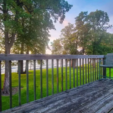 Peaceful End-Unit With Panoramic Lake Views! Perfect For All Seasons!
