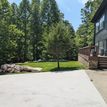 Spacious and Serene Smoky Mountain Retreat- the Perfect Launch for the Dragon!