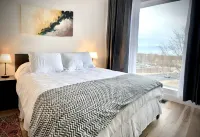 Brand New Modern Downtown Condo designed by award-winning architect! Hotels near Rock Bridge Shopping Center