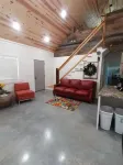 Knotty Squirrel Unit 4 Multibedroom Suite
