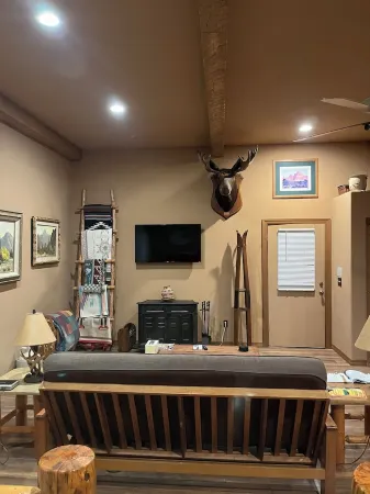 Beautiful bunkhouse in forest just hours outside Phoenix metro area Отели в г. Строберри