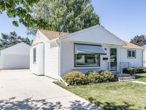 Bright Sunny Oneida St Comfortable 3 bed, 2 Bath Home 0.7 mile to Lambeau Field 그린베이 호텔