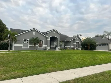 Dreamy Family Pool House Отели в г. Клермонт