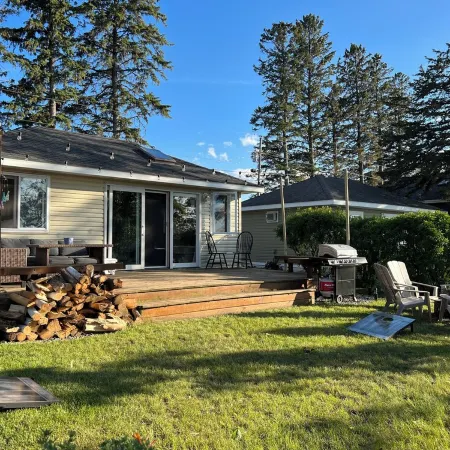 Cozy Lakeview Cabin in the heart of Breezy Point Resort