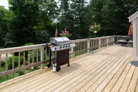 Winslow Acres heated Pool Escape; Pool open May 15 thru mid-Oct! HotTub all yr!