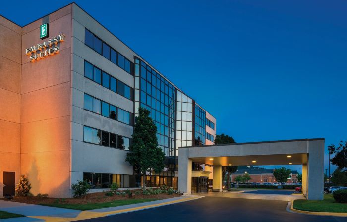 Embassy Suites by Hilton Milwaukee Brookfield