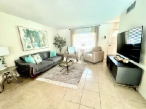 Naomi’s pool, river & beach getaway