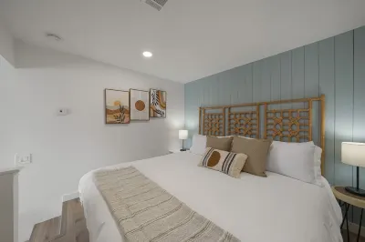 Cozy Condo minutes 5 minutes to the beach! Dedicated workspace with waterview Hotels near Adventure Marina