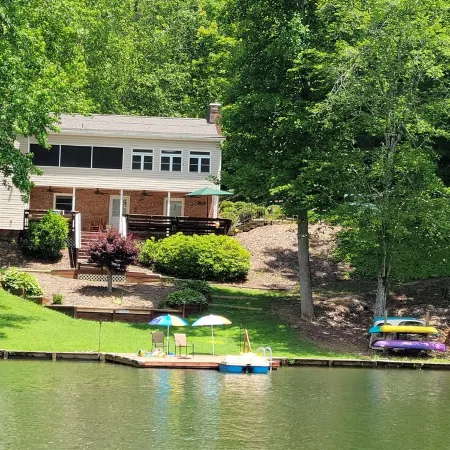 We Invite You & Your Family to Spend Your Vacation at Our 5 Bdrm Lakefront Home.