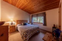 Gorgeous Chippewa Forest and Little Sand Lake @ backyard of this beautiful Cabin