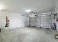 Private 2 Story Corner Home - Games Room - Spacious <br> Hotels in Greater Northdale