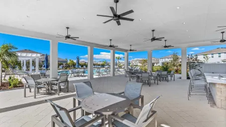 BRAND NEW 2100 SQFT BUNGALOW IN APOLLO BEACH Отели в г. Apollo Beach