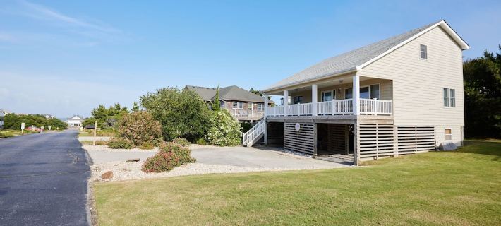 New! Refreshed modern coastal retreat in Duck! Отели в г. Дак